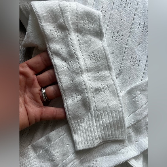 SKIMS pointelle lounge set (bodysuit and pants)
Pants are XS
Bodysuit is small - Picture 5 of 5